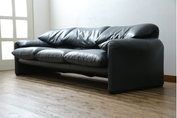 中古　超美品　Cassina(カッシーナ)　MARALUNGA(マラルンガ)　専門店にて再塗装リペア済!高級感あふれる3人掛けソファ　現行定価約240万円　(R-081116)