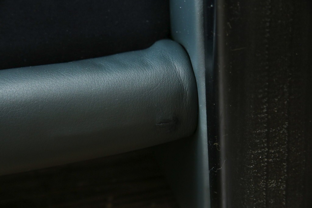 中古　超美品　Cassina(カッシーナ)　MARALUNGA(マラルンガ)　専門店にて再塗装リペア済!高級感あふれる3人掛けソファ　現行定価約240万円　(R-081116)