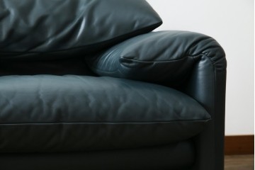 中古　超美品　Cassina(カッシーナ)　MARALUNGA(マラルンガ)　専門店にて再塗装リペア済!高級感あふれる3人掛けソファ　現行定価約240万円　(R-081116)