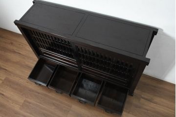 中古　美品　重厚感ある佇まいが魅力的な五尺水屋箪笥サイドボード(食器棚、戸棚、収納棚、キャビネット)(R-081118)