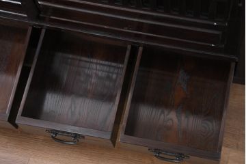 中古　美品　重厚感ある佇まいが魅力的な五尺水屋箪笥サイドボード(食器棚、戸棚、収納棚、キャビネット)(R-081118)