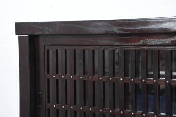 中古　美品　重厚感ある佇まいが魅力的な五尺水屋箪笥サイドボード(食器棚、戸棚、収納棚、キャビネット)(R-081118)