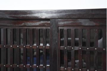 中古　美品　重厚感ある佇まいが魅力的な五尺水屋箪笥サイドボード(食器棚、戸棚、収納棚、キャビネット)(R-081118)