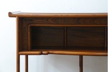 新古　未使用展示品　指物工芸家具　総欅(ケヤキ)材　玉杢　漆塗り　品のある佇まいが美しい飾り棚　(R-081119)