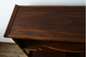 新古　未使用展示品　指物工芸家具　総欅(ケヤキ)材　玉杢　漆塗り　品のある佇まいが美しい飾り棚　(R-081119)