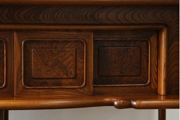 新古　未使用展示品　指物工芸家具　総欅(ケヤキ)材　玉杢　漆塗り　品のある佇まいが美しい飾り棚　(R-081119)