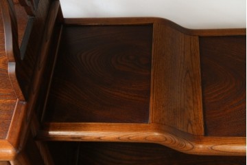 新古　未使用展示品　指物工芸家具　総欅(ケヤキ)材　玉杢　漆塗り　品のある佇まいが美しい飾り棚　(R-081119)