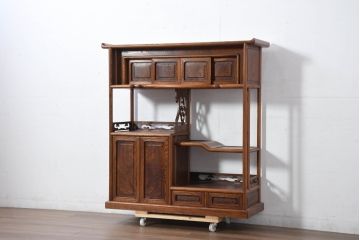 中古　未使用　展示品　指物工芸家具　総欅(ケヤキ)材　玉杢　漆塗り　品のある佇まいが美しい飾り棚(茶棚、茶箪笥、陳列棚、収納棚、戸棚)(R-081119)