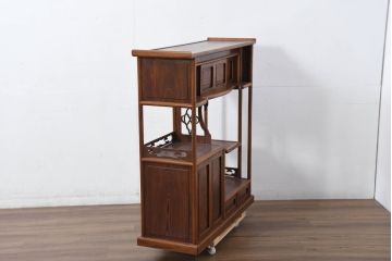 中古　未使用　展示品　指物工芸家具　総欅(ケヤキ)材　玉杢　漆塗り　品のある佇まいが美しい飾り棚(茶棚、茶箪笥、陳列棚、収納棚、戸棚)(R-081119)