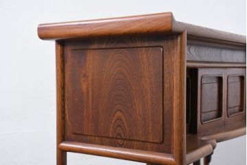 中古　未使用　展示品　指物工芸家具　総欅(ケヤキ)材　玉杢　漆塗り　品のある佇まいが美しい飾り棚(茶棚、茶箪笥、陳列棚、収納棚、戸棚)(R-081119)