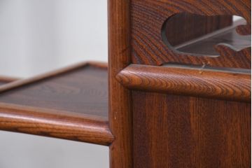 中古　未使用　展示品　指物工芸家具　総欅(ケヤキ)材　玉杢　漆塗り　品のある佇まいが美しい飾り棚(茶棚、茶箪笥、陳列棚、収納棚、戸棚)(R-081119)
