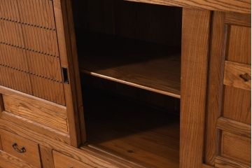 中古　美しい杢目と品のある佇まいが魅力の重ね水屋箪笥(収納箪笥、戸棚、収納棚、食器棚、バラ売り可能)(R-081120)