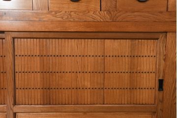中古　美しい杢目と品のある佇まいが魅力の重ね水屋箪笥(収納箪笥、戸棚、収納棚、食器棚、バラ売り可能)(R-081120)