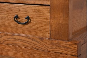 中古　美しい杢目と品のある佇まいが魅力の重ね水屋箪笥(収納箪笥、戸棚、収納棚、食器棚、バラ売り可能)(R-081120)