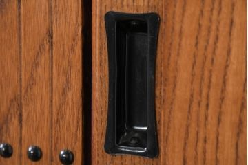 中古　美しい杢目と品のある佇まいが魅力の重ね水屋箪笥(収納箪笥、戸棚、収納棚、食器棚、バラ売り可能)(R-081120)