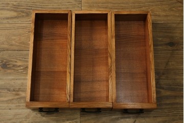 中古　超美品　美しい木目と品のある佇まいが魅力の水屋箪笥サイドボード　(R-081121)