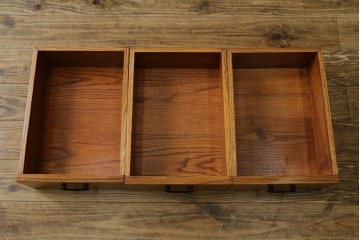 中古　超美品　美しい木目と品のある佇まいが魅力の水屋箪笥サイドボード　(R-081121)