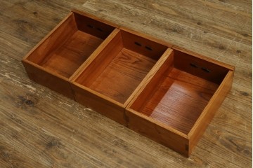 中古　超美品　美しい木目と品のある佇まいが魅力の水屋箪笥サイドボード　(R-081121)