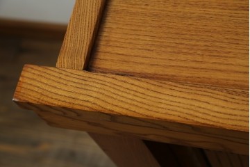 中古　超美品　美しい木目と品のある佇まいが魅力の水屋箪笥サイドボード　(R-081121)