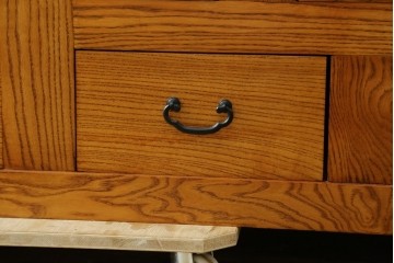 中古　超美品　美しい木目と品のある佇まいが魅力の水屋箪笥サイドボード　(R-081121)
