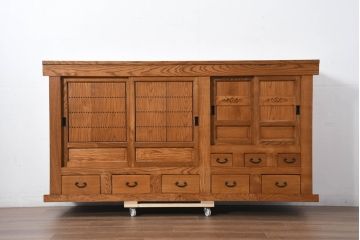 中古　美しい木目と品のある佇まいが魅力の水屋箪笥サイドボード(収納箪笥、戸棚、収納棚、食器棚)(R-081121)
