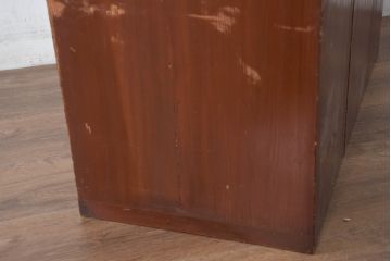 和製アンティーク　上手物!!　漆溜め塗り　上質な真鍮(しんちゅう)金具　凝った作りの彫刻建具が魅力的な関西収納箪笥(時代箪笥、帳場箪笥、小箪笥、和タンス、収納棚、引き出し、チェスト)(R-081123)