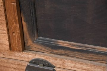 和製アンティーク　上手物!!　桐材　桑材　黒柿材　真鍮彫金金具の関西収納箪笥(時代箪笥、帳場箪笥、小箪笥、和タンス、収納タンス、サイドキャビネット、サイドチェスト)(R-081124)