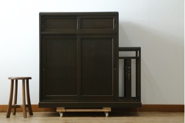 和製アンティーク　希少デザイン　樺(カバ)材　傘立て付きの珍しいデザインが素敵な下駄箱　(R-081126)