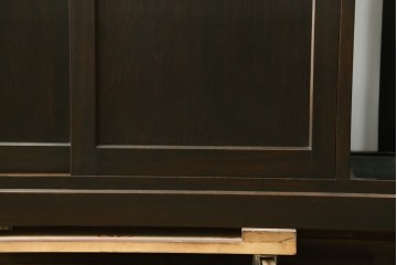 和製アンティーク　希少デザイン　樺(カバ)材　傘立て付きの珍しいデザインが素敵な下駄箱　(R-081126)