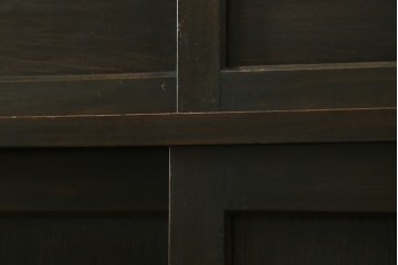 和製アンティーク　希少デザイン　樺(カバ)材　傘立て付きの珍しいデザインが素敵な下駄箱　(R-081126)