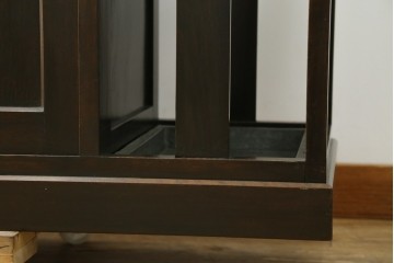 和製アンティーク　希少デザイン　樺(カバ)材　傘立て付きの珍しいデザインが素敵な下駄箱　(R-081126)