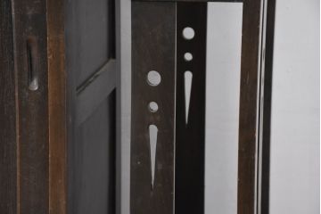 和製アンティーク　希少デザイン　樺(カバ)材　傘立て付きの珍しいデザインが素敵な下駄箱(靴箱、シューズボックス、下足入れ、玄関収納、収納棚、戸棚、キャビネット)(R-081126)