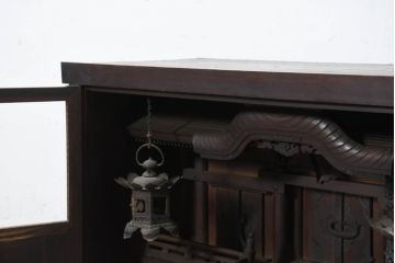 ジャンク品　和製アンティーク　美しい彫刻の作りの良い時代神棚(宮形、神殿、縁起棚)(R-081128)