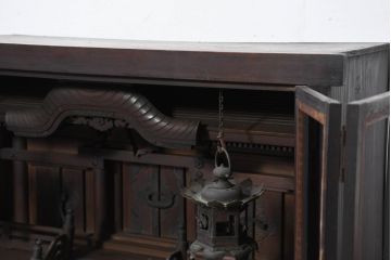 ジャンク品　和製アンティーク　美しい彫刻の作りの良い時代神棚(宮形、神殿、縁起棚)(R-081128)