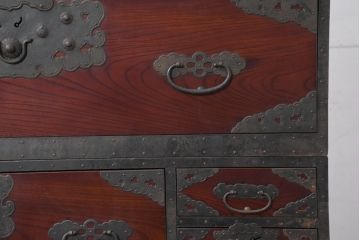 和製アンティーク　前面欅(ケヤキ)　金具の立派な佐渡箪笥(小木箪笥、和たんす、時代箪笥、収納箪笥、引き出し、整理箪笥、重ねタンス、アンティーク箪笥、バラ売り可能)(R-081130)