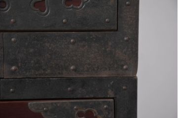 和製アンティーク　前面欅(ケヤキ)　金具の立派な佐渡箪笥(小木箪笥、和たんす、時代箪笥、収納箪笥、引き出し、整理箪笥、重ねタンス、アンティーク箪笥、バラ売り可能)(R-081130)