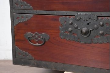和製アンティーク　前面欅(ケヤキ)　金具の立派な佐渡箪笥ローボード(小木箪笥、和たんす、ローチェスト、時代箪笥、収納箪笥、引き出し、アンティーク箪笥)(R-081132)