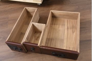 和製アンティーク　前面欅(ケヤキ)　金具の立派な佐渡箪笥ローボード(小木箪笥、和たんす、ローチェスト、時代箪笥、収納箪笥、引き出し、アンティーク箪笥)(R-081132)