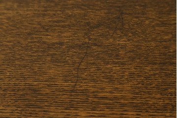 和製アンティーク　上手物!!　扉のデザインが素敵な古いタモ材の透かし彫り入り本箱　(R-081134)