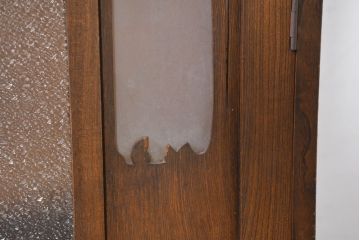 和製アンティーク　上手物!!　扉のデザインが素敵な古いタモ材の透かし彫り入り本箱(ブックケース、戸棚、収納棚、サイドキャビネット)(R-081134)