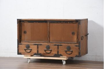 和製アンティーク　前面黒柿材　桐材　造りの良い時代箪笥ローボード(テレビ台、テレビボード、リビングボード、サイドボード、収納棚、戸棚)(R-081135)