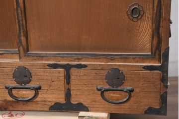 和製アンティーク　前面黒柿材　桐材　造りの良い時代箪笥ローボード(テレビ台、テレビボード、リビングボード、サイドボード、収納棚、戸棚)(R-081135)