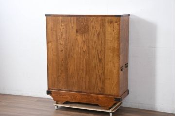 中古　新古品　未使用　展示品　二本松工藝館　田中家具　欅(ケヤキ)材玉杢　桐材　すっきりしとしたデザインの車箪笥(和タンス、収納箪笥、サイドボード、収納棚、戸棚、サイドキャビネット)(定価約121万円)(R-081136)