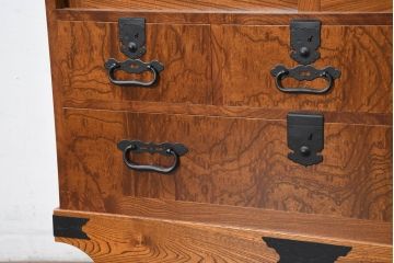 中古　新古品　未使用　展示品　二本松工藝館　田中家具　欅(ケヤキ)材玉杢　桐材　すっきりしとしたデザインの車箪笥(和タンス、収納箪笥、サイドボード、収納棚、戸棚、サイドキャビネット)(定価約121万円)(R-081136)