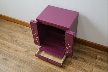 未使用　展示品　二本松民芸家具　田中家具　気品ある桜のデザインが美しい紫色に映えるモダンデザインの仏壇 定価約36万円相当　(R-081137)