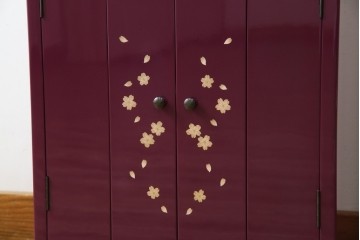 未使用　展示品　二本松民芸家具　田中家具　気品ある桜のデザインが美しい紫色に映えるモダンデザインの仏壇 定価約36万円相当　(R-081137)