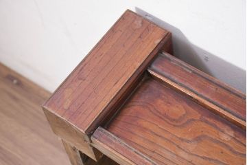 和製アンティーク　総欅(ケヤキ)材　シンプルなデザインで取り入れやすい漆塗りの一枚板の置き床(ローボード、置き台、テレビ台)(R-081139)