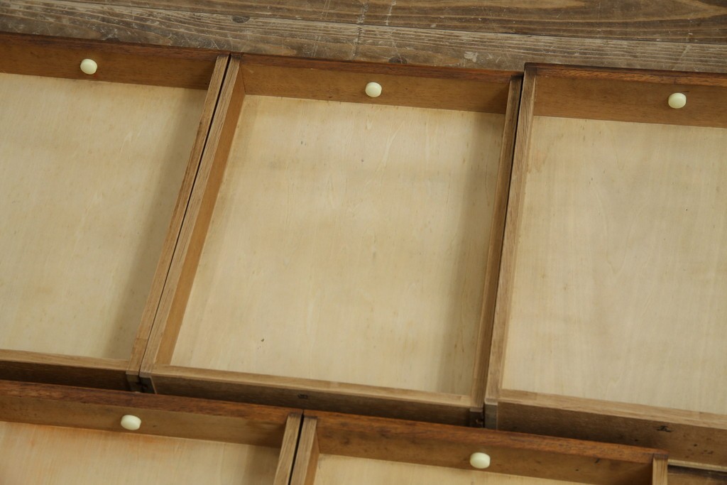 和製アンティーク　懐かしい雰囲気の五段小引き出し　(R-081144)