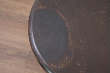 和製ビンテージ　脚のデザインが素敵な小さなラウンドサイドテーブル(コーヒーテーブル、ラウンドテーブル、丸テーブル、センターテーブル、ヴィンテージ)(R-081145)