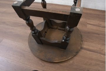 和製ビンテージ　脚のデザインが素敵な小さなラウンドサイドテーブル(コーヒーテーブル、ラウンドテーブル、丸テーブル、センターテーブル、ヴィンテージ)(R-081145)
